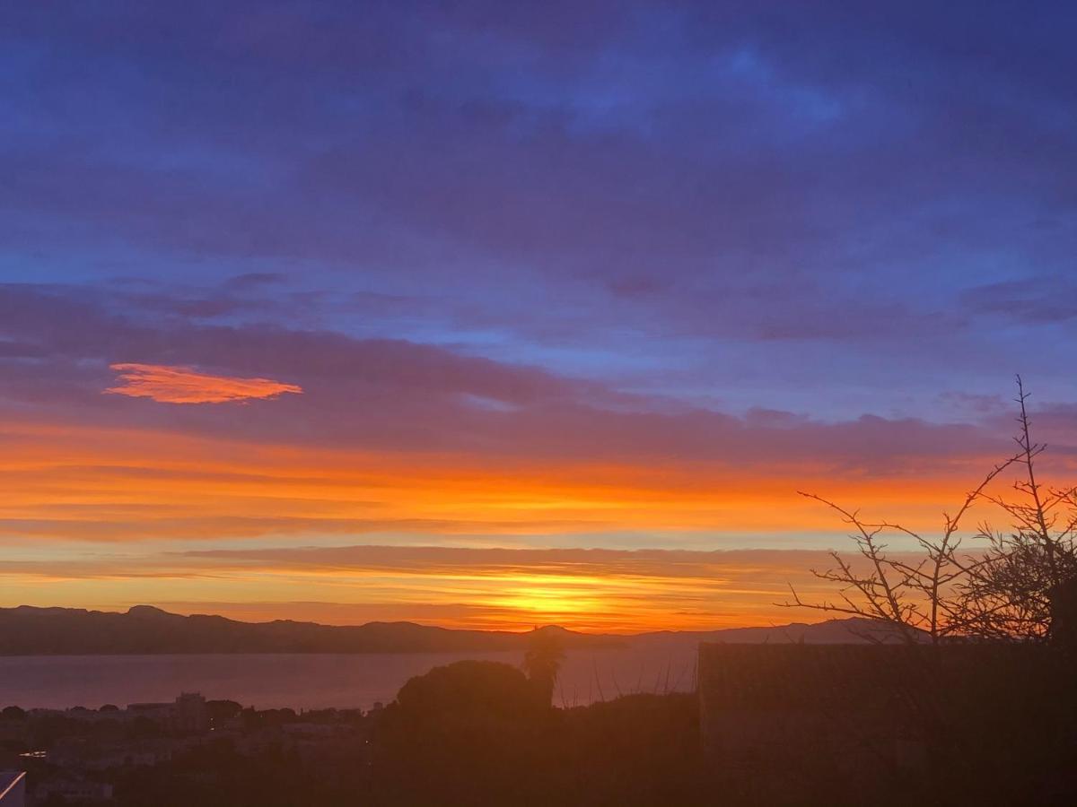 Bel appartement vue imprenable parking privé gratuit La Ciotat Esterno foto